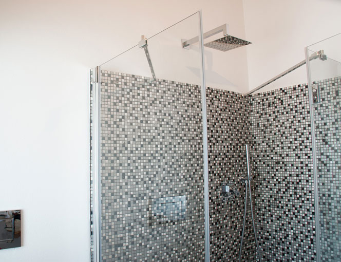 bathroom remodeling in Bologna: mosaic shower cabin detail