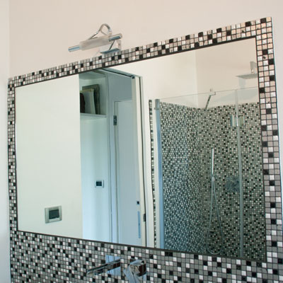 bathroom remodeling in Bologna: mosaic tiles